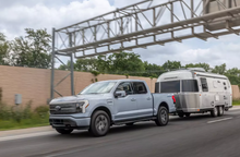 Load image into Gallery viewer, V2L Vehicle to Load Adapter - J1772 Plug (North America) to AC Outlet - Mak Electric Vehicle Battery Power Source
